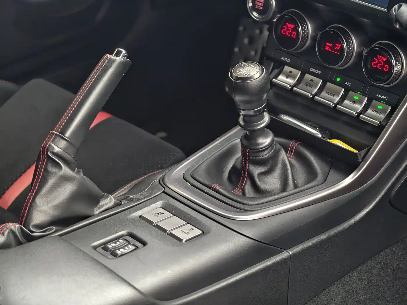 Subaru BRZ 2022 2.4L Manual фото 14