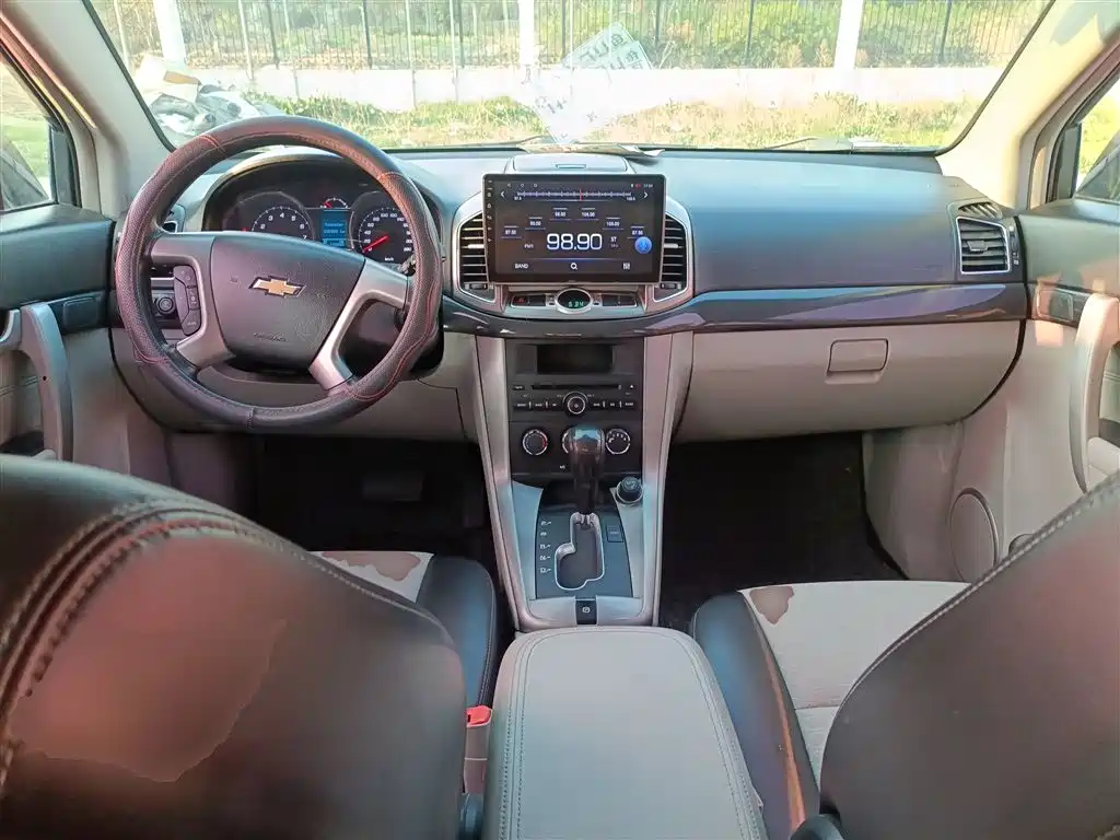 Chevrolet Captiva 2015 2.4L 2WD Urban Edition 5-seater фото 9