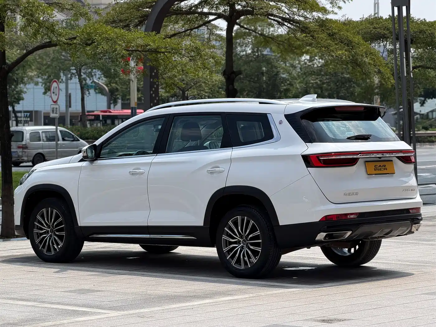 Jetour X90 PLUS 2022 2021 1.6TD DCT Villa 5-seater