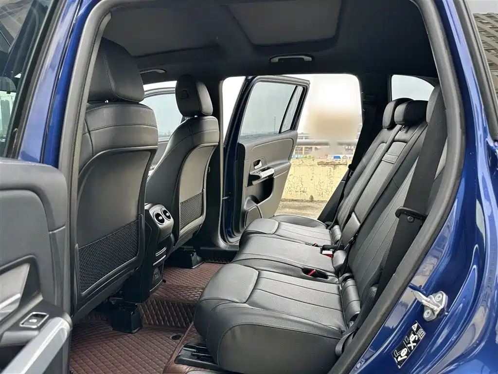 MERCEDES-BENZ GLB