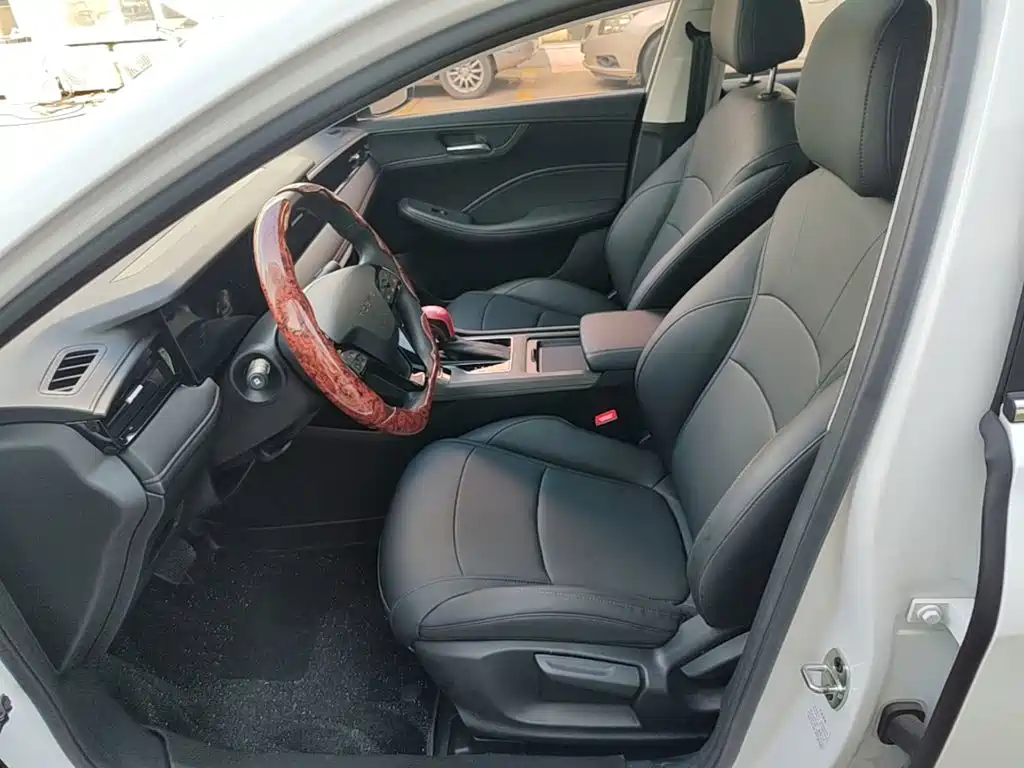 Roewe i5 2025 2023 1.5L CVT Luxury Edition