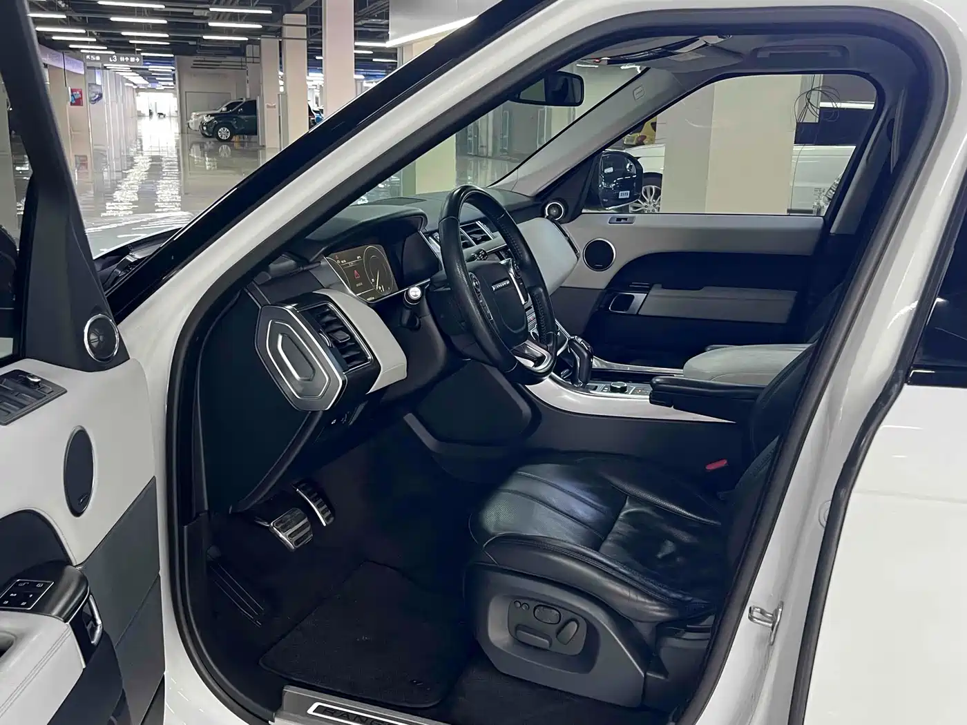 Land Rover Range Rover Sport 2014 3.0 SC V6 HSE DYNAMIC фото 4