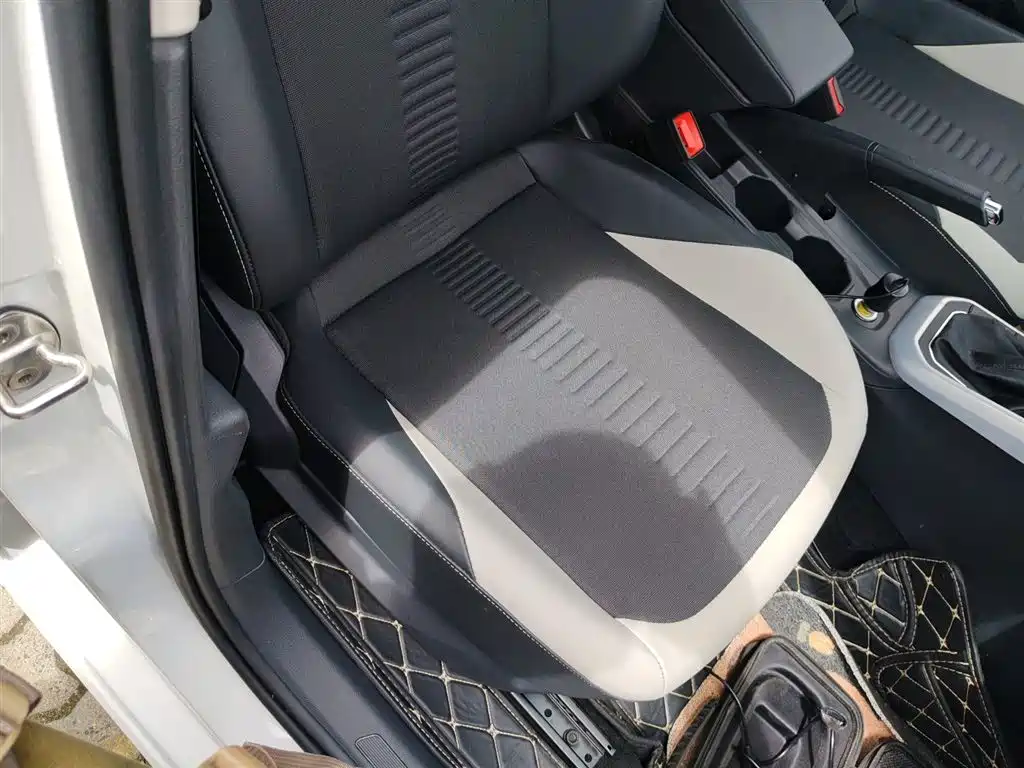 Volkswagen Polo 2019 Plus 1.5L Automatic Beats Trendy Edition фото 25