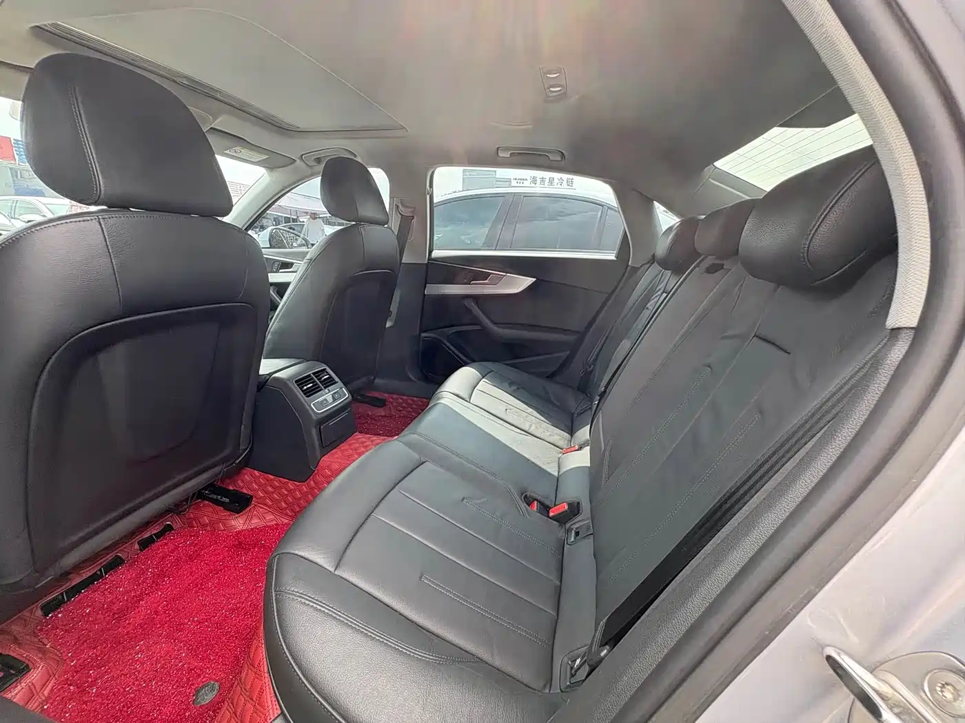Фото 12 - Audi A4L