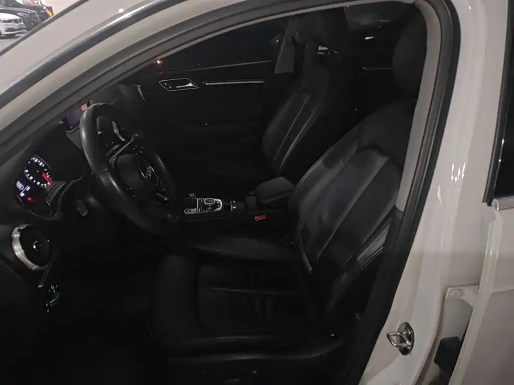 Audi A3 2018 30th Anniversary Sportback 35 TFSI Style фото 15