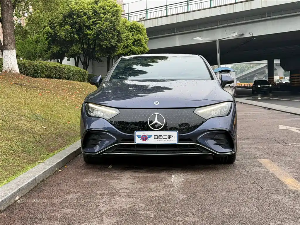 MERCEDES-BENZ EQE