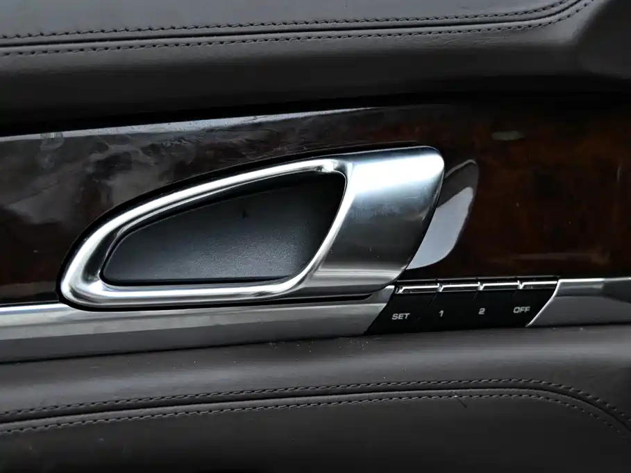 Porsche Panamera 2010 Porsche Panamera Turbo 4.8T фото 19