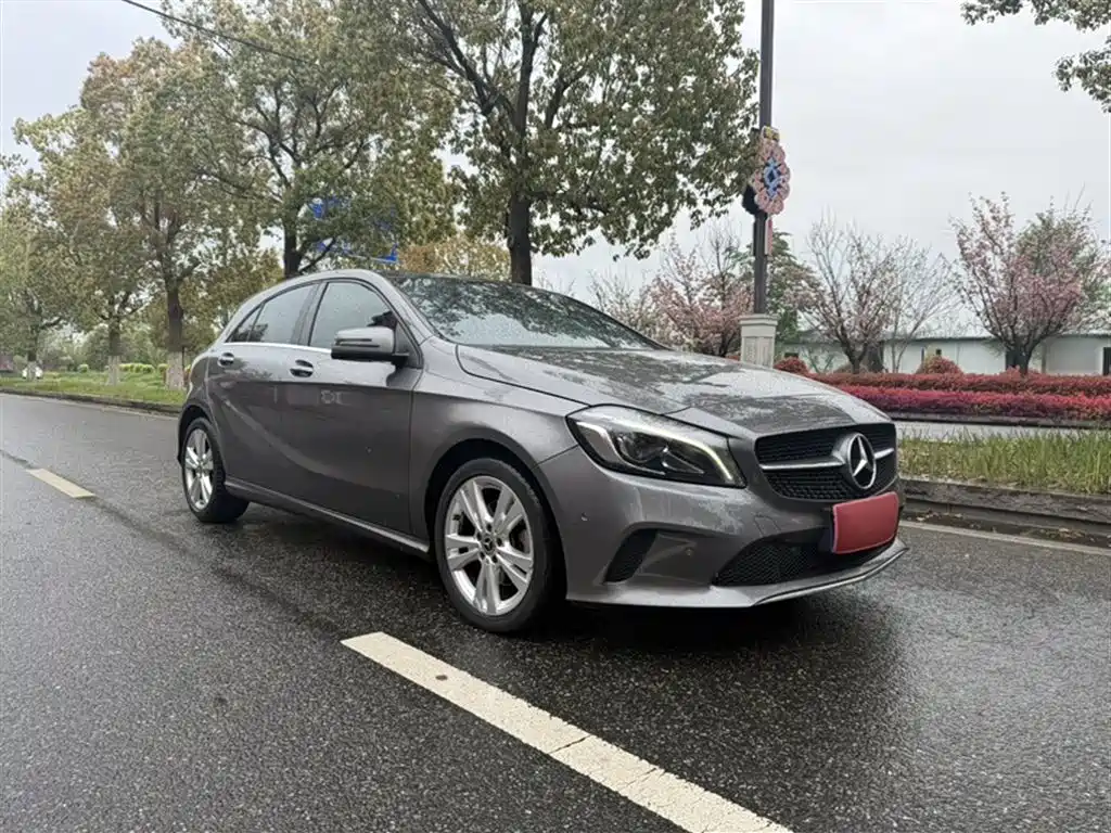 Mercedes-Benz A-Class (Import) 2017 Facelift A 200 Dynamic фото 23