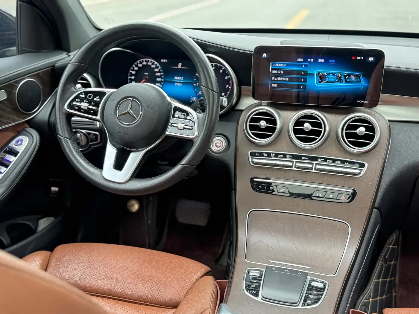 Mercedes-Benz GLC 2020 Facelift GLC 260 L 4MATIC Luxury фото 7