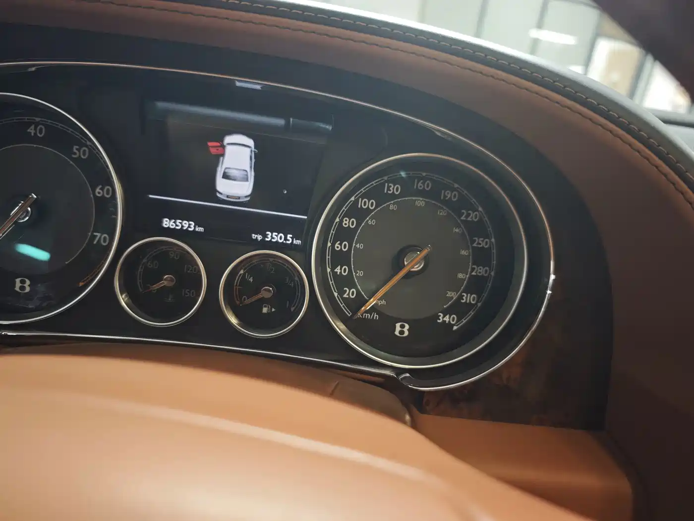 صورة 5 - Bentley Flying Spur