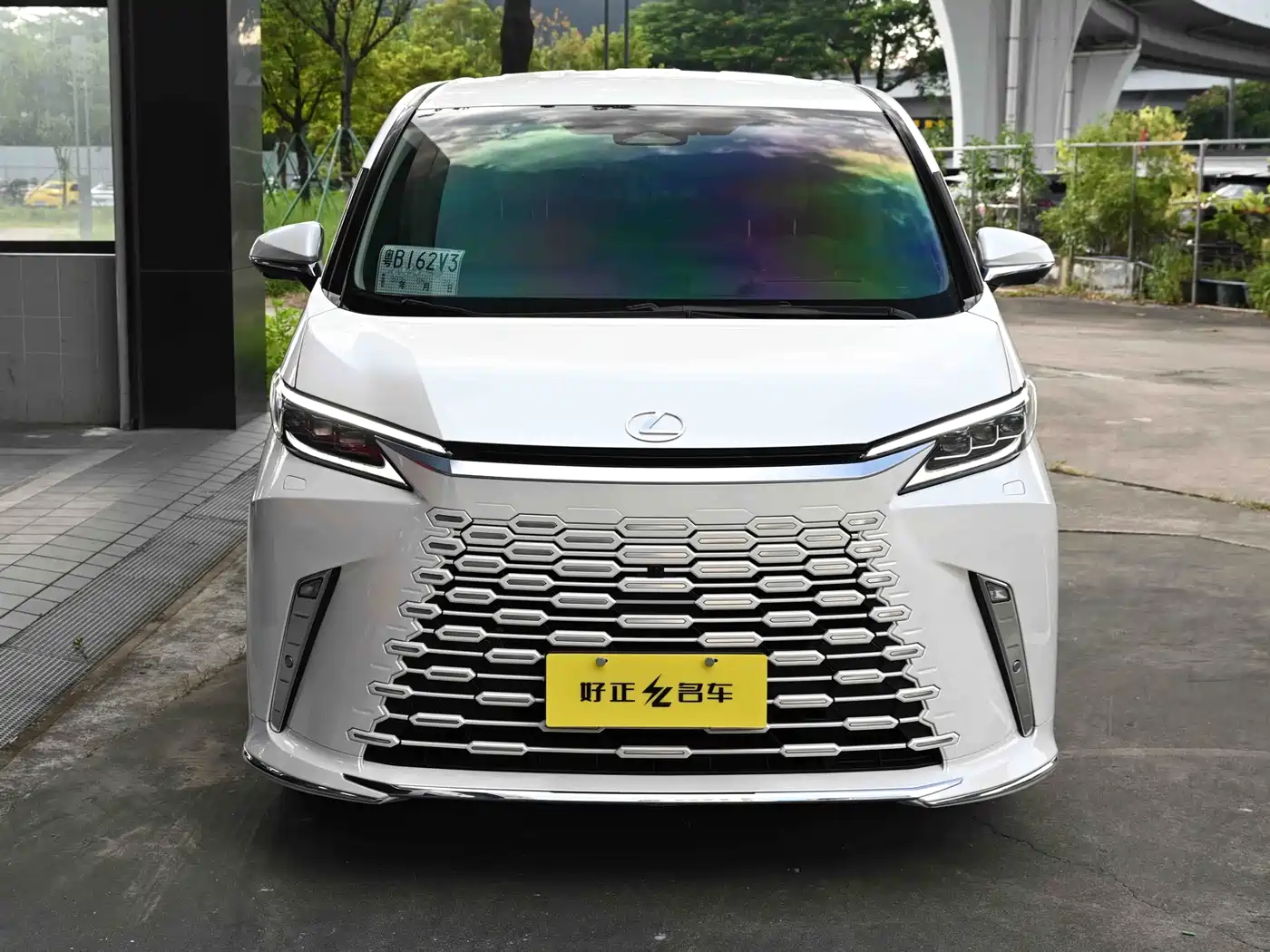2026 Lexus LM
