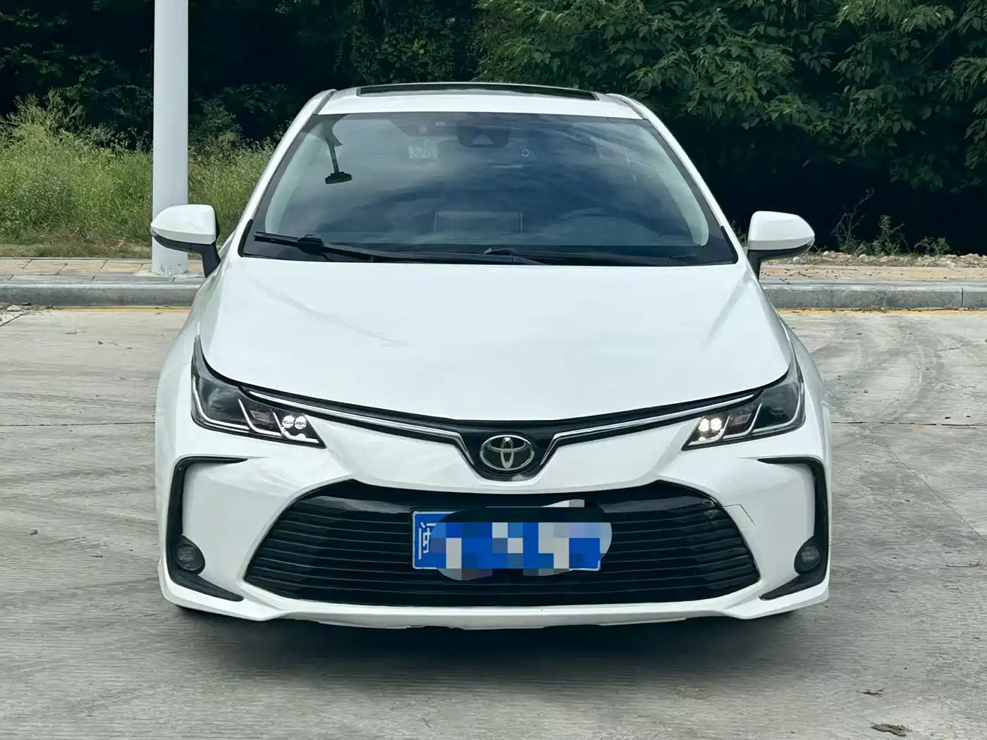 Photo 2 - Toyota Corolla