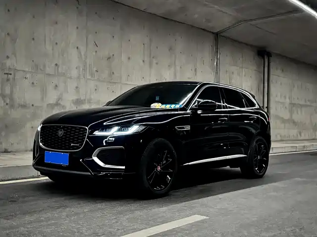 Jaguar F-PACE 2021 250PS R-Dynamic SE — фото 2
