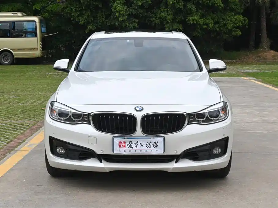 BMW 3 Series GT 2016 320i Design Package фото 8