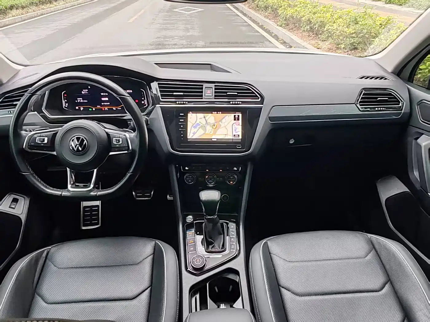 Volkswagen Tiguan L 2021 380TSI Automatic 4WD R-Line Flagship 7-seater фото 7