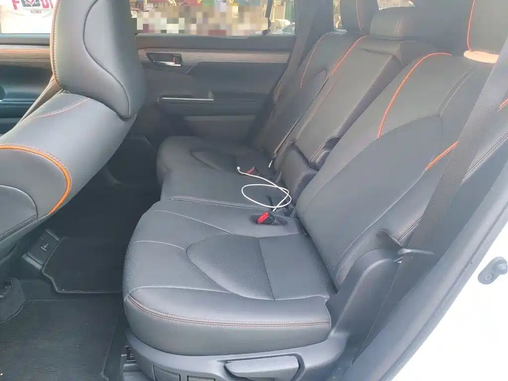 Фото 15 - Toyota Crown Kluger