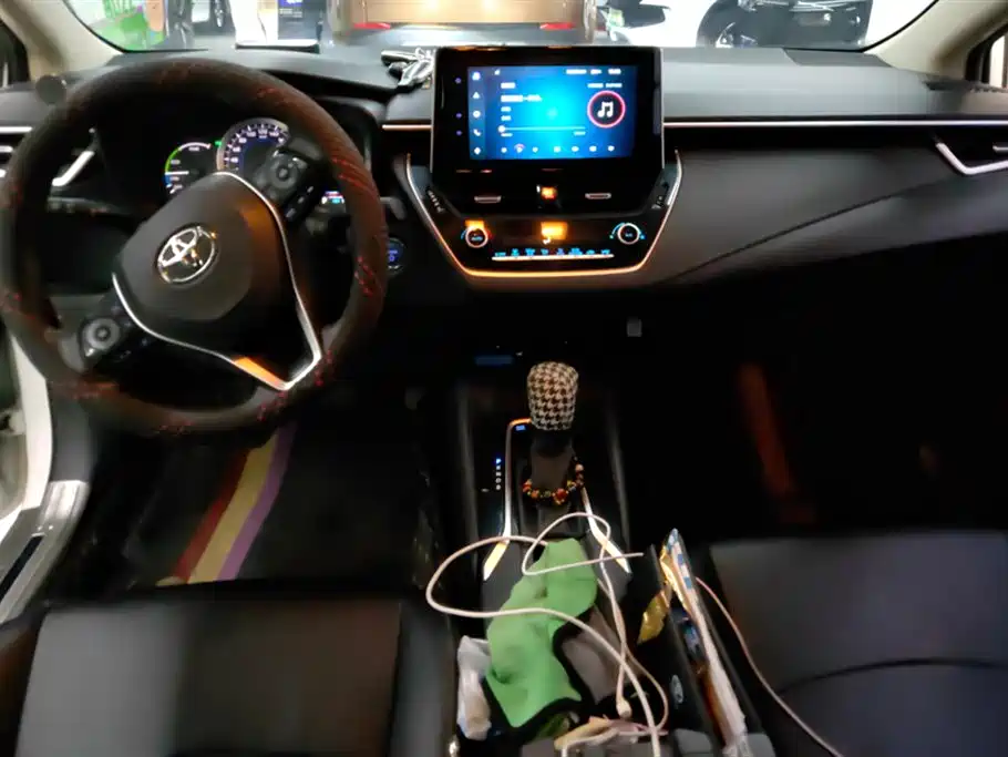 Toyota Corolla 2021 Hybrid 1.8L E-CVT Elite Edition фото 12