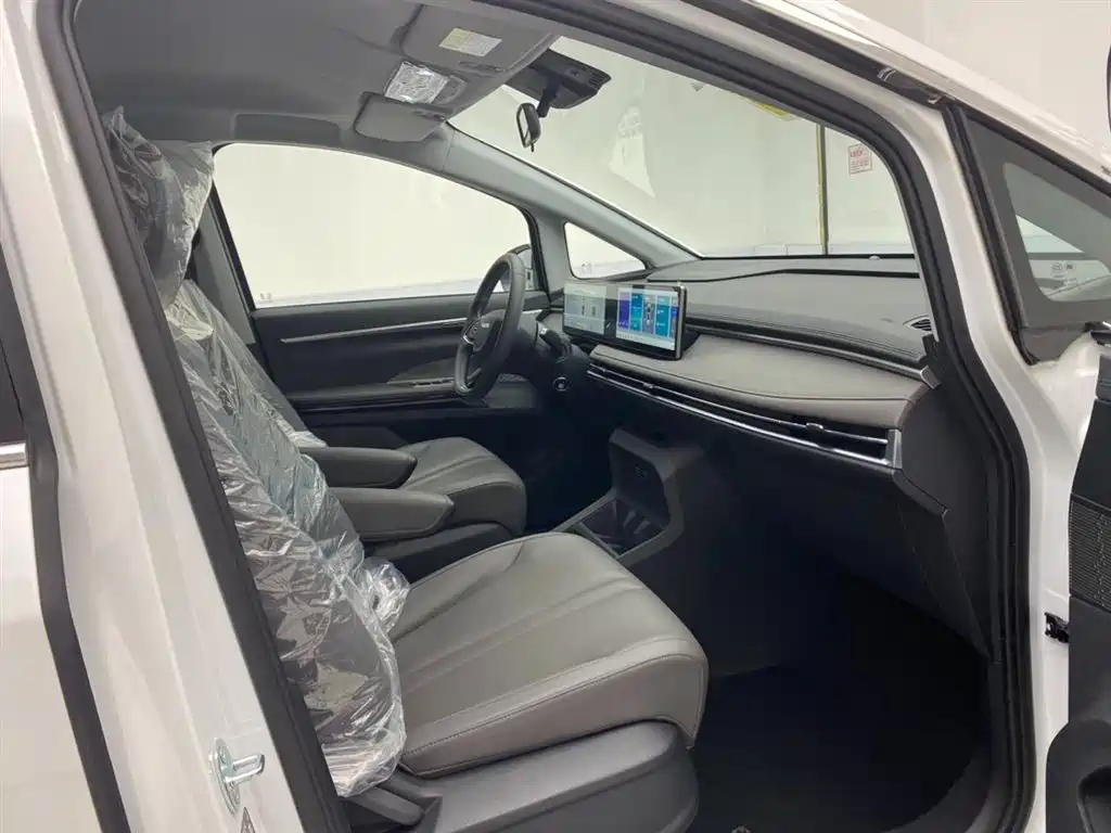 SAIC MAXUS EVERYONE 7