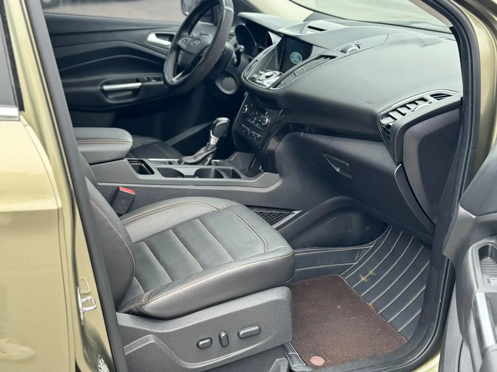 Фото 14 - Ford Kuga