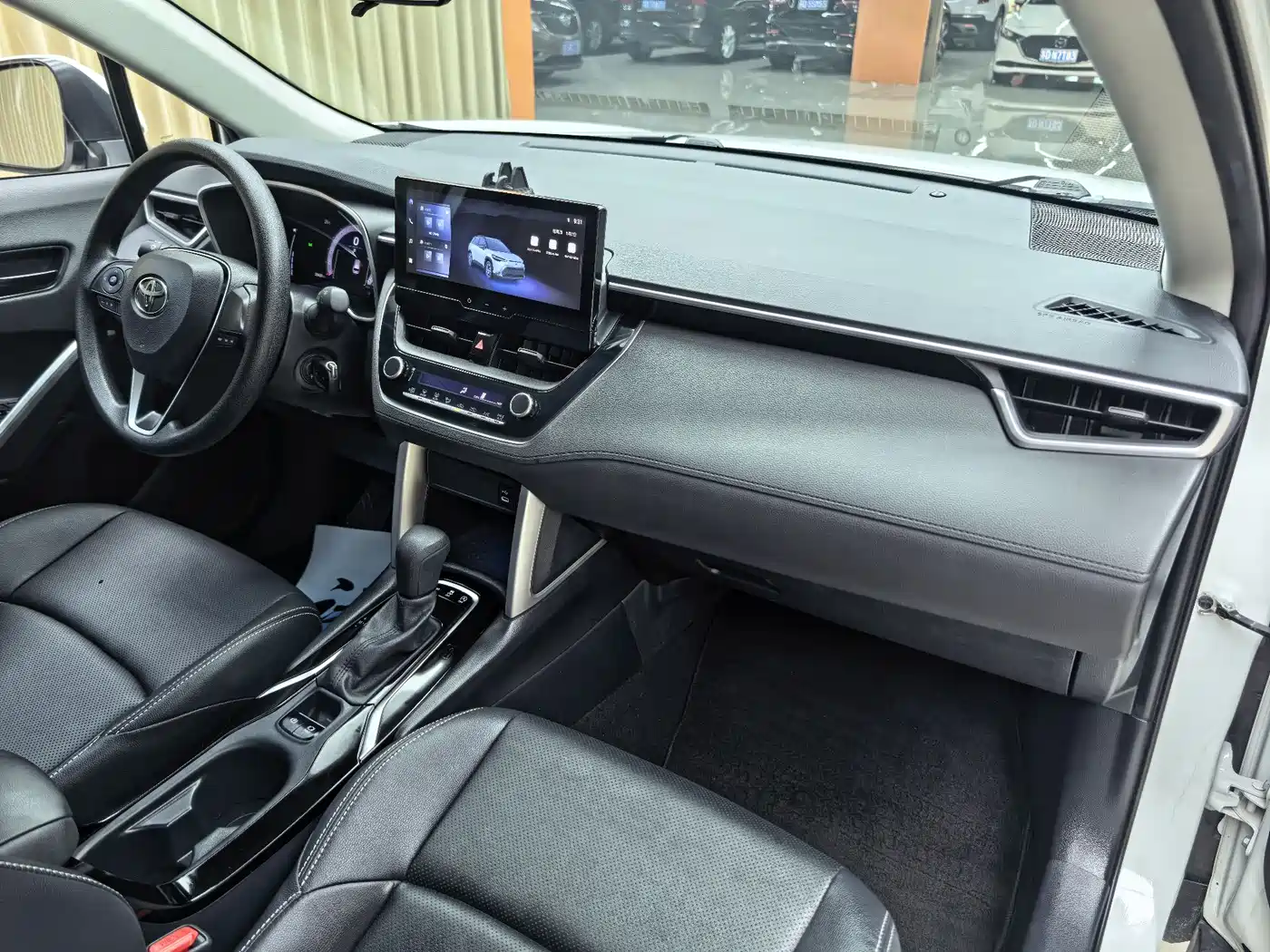 Toyota Frontlander 2024 2.0L CVT Elite Plus Edition фото 7