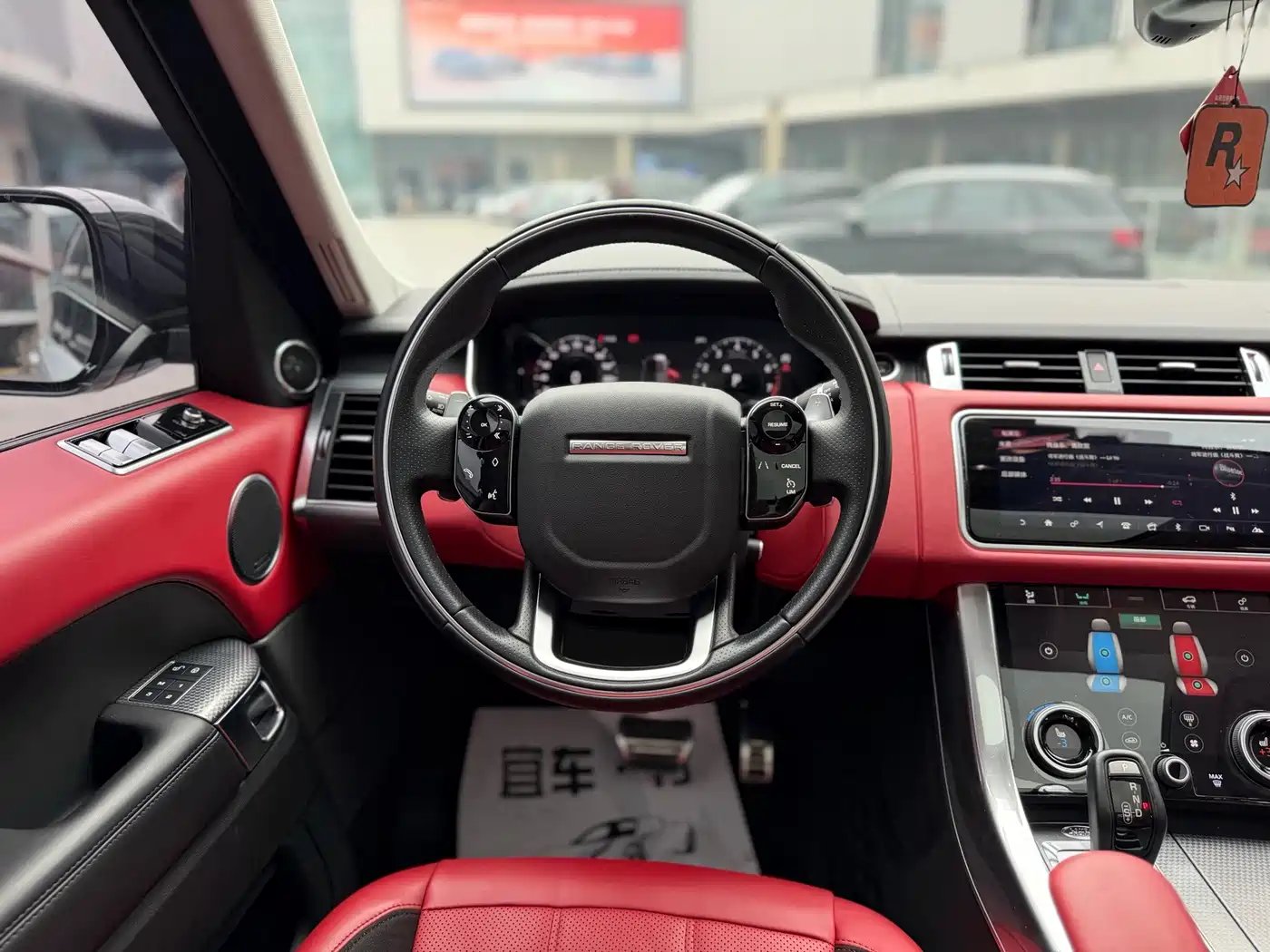 Фото 20 - Land Rover Range Rover Sport