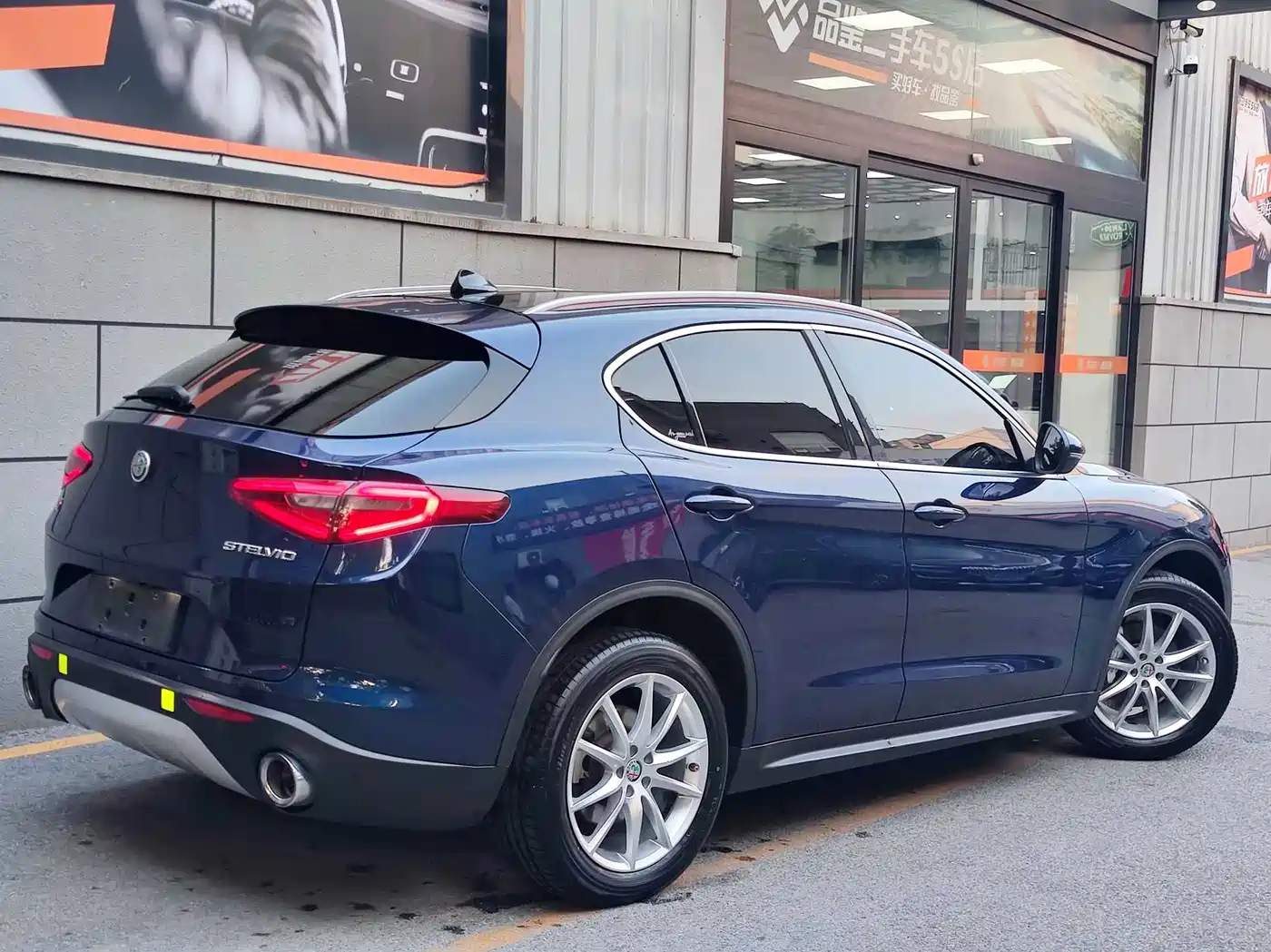 Alfa Romeo Stelvio 2019 2017 2.0T 200HP Luxury Edition