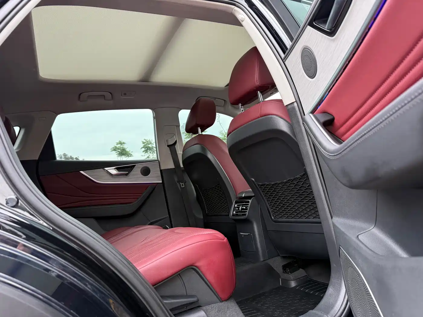 Hongqi HS5 2025 2.0T 2WD Mystic Shadow Edition фото 15