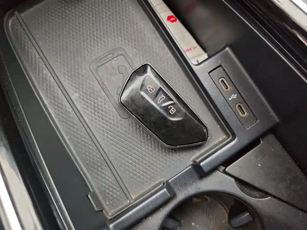 Volkswagen ID.6 CROZZ 2021 Long Range PURE+ Edition фото 18