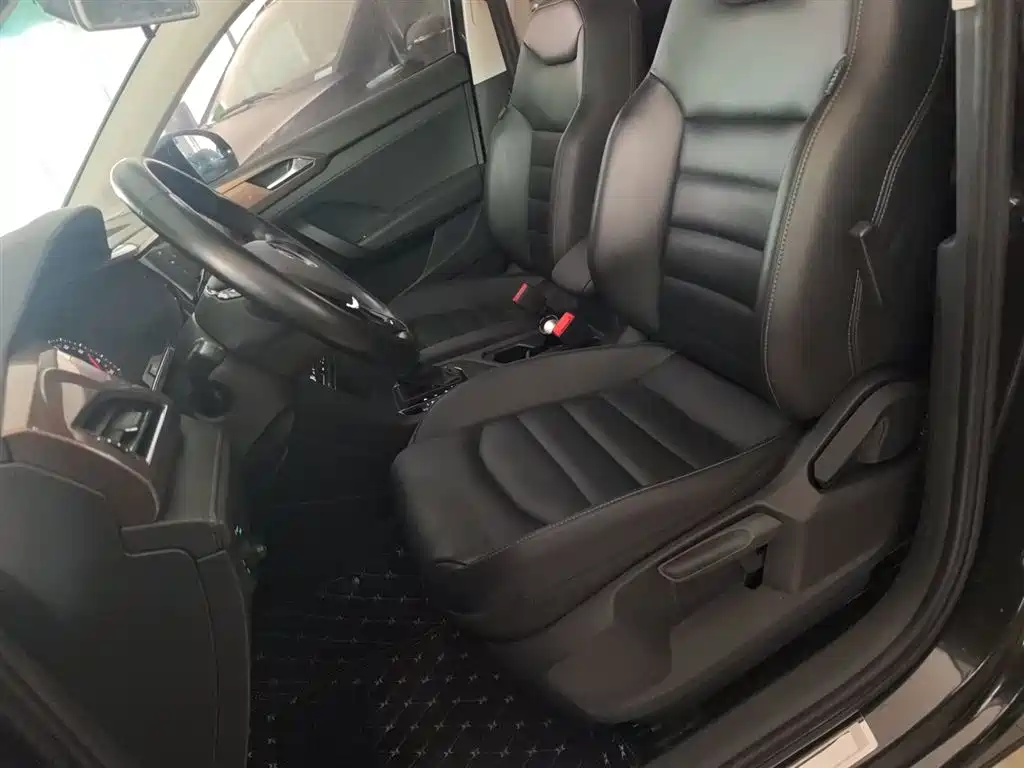 VOLKSWAGEN TUYUE