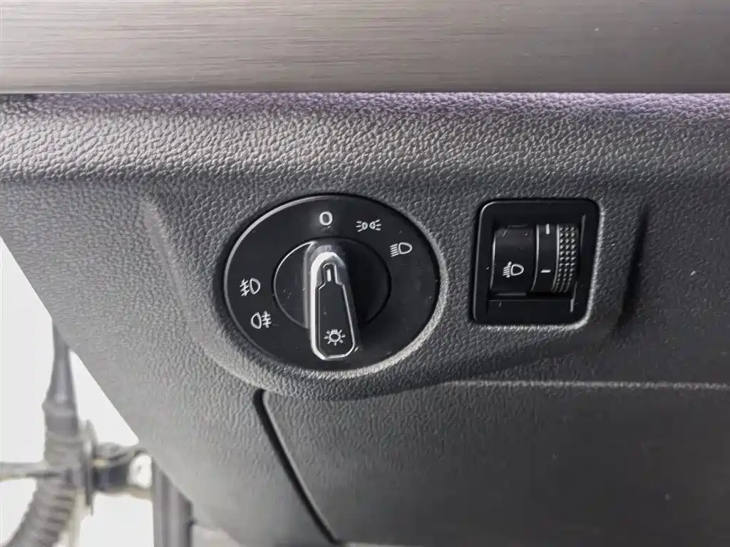 Volkswagen Bora 2019 1.5L Manual Comfort Model фото 21