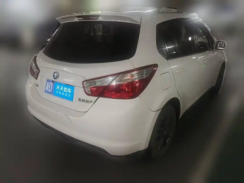 Venucia R50X 2013 2013 1.6L Manual
