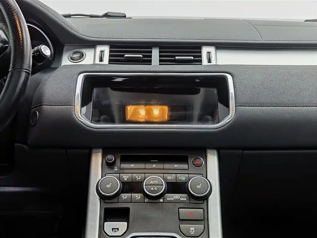 Land Rover Range Rover Evoque (Import) 2012 2.0T 5-door Dynamic Edition фото 12