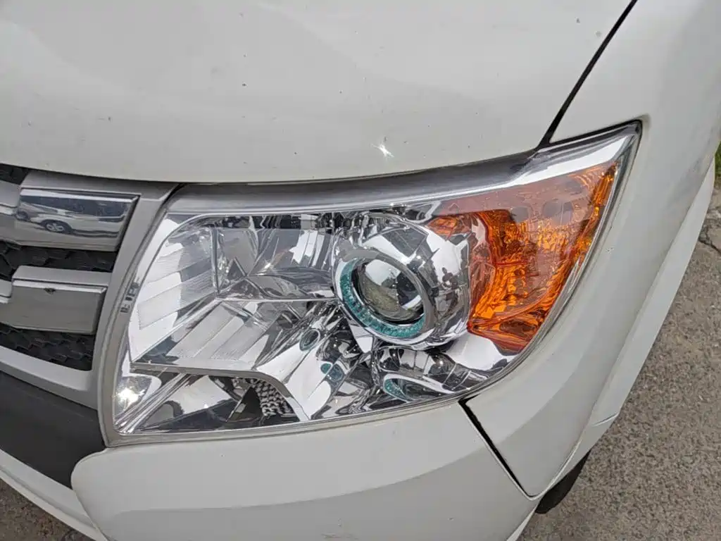 Dongfeng Yufeng Yufeng 2021 2020 2.3T Economy Logistics Vehicle Long Wheelbase High Roof 5-9 Seats WP2.3