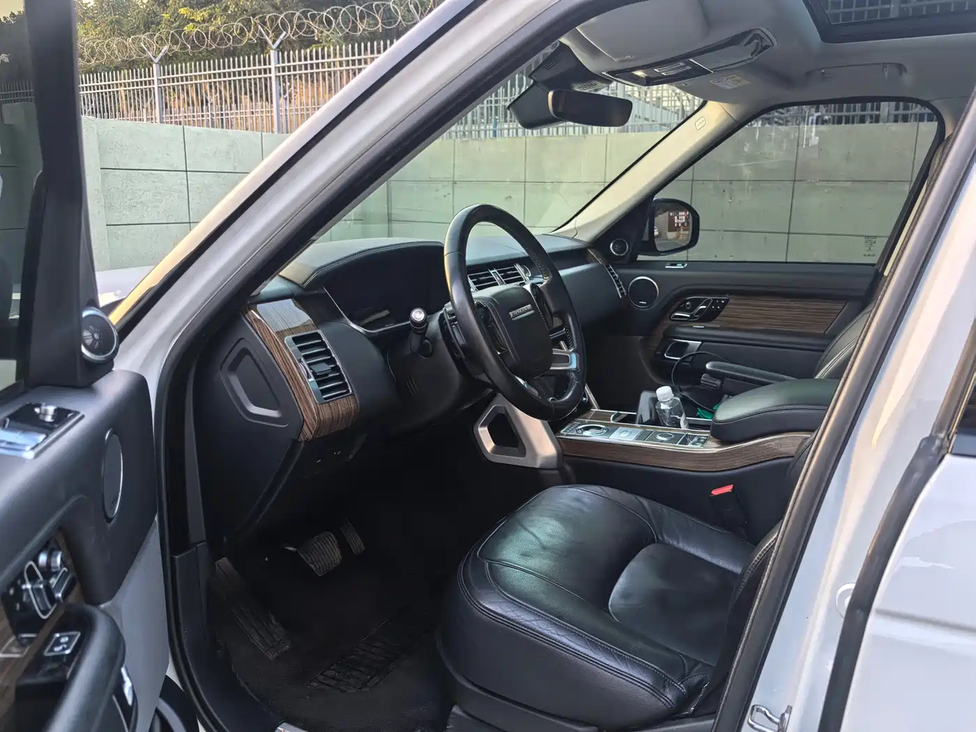Land Rover Range Rover 2019 3.0 SC V6 Golden Age Edition фото 3
