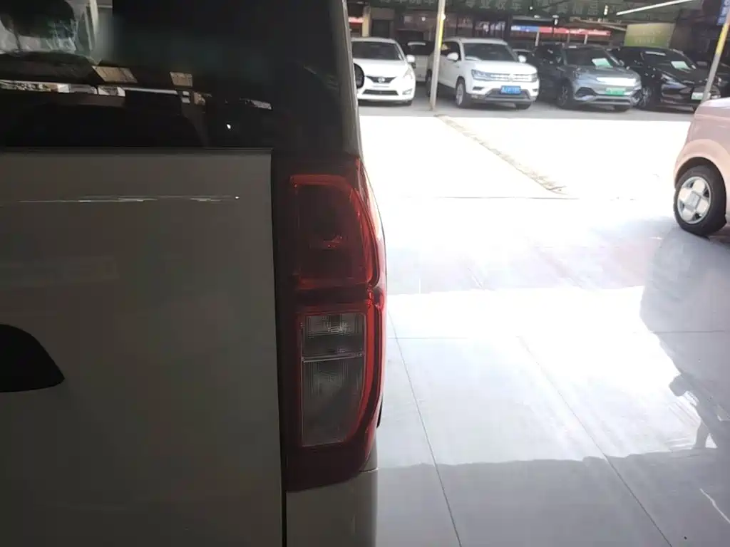 Wuling Motors Wuling Zhiguang NEV 2026 2025 Model 305km Base Version