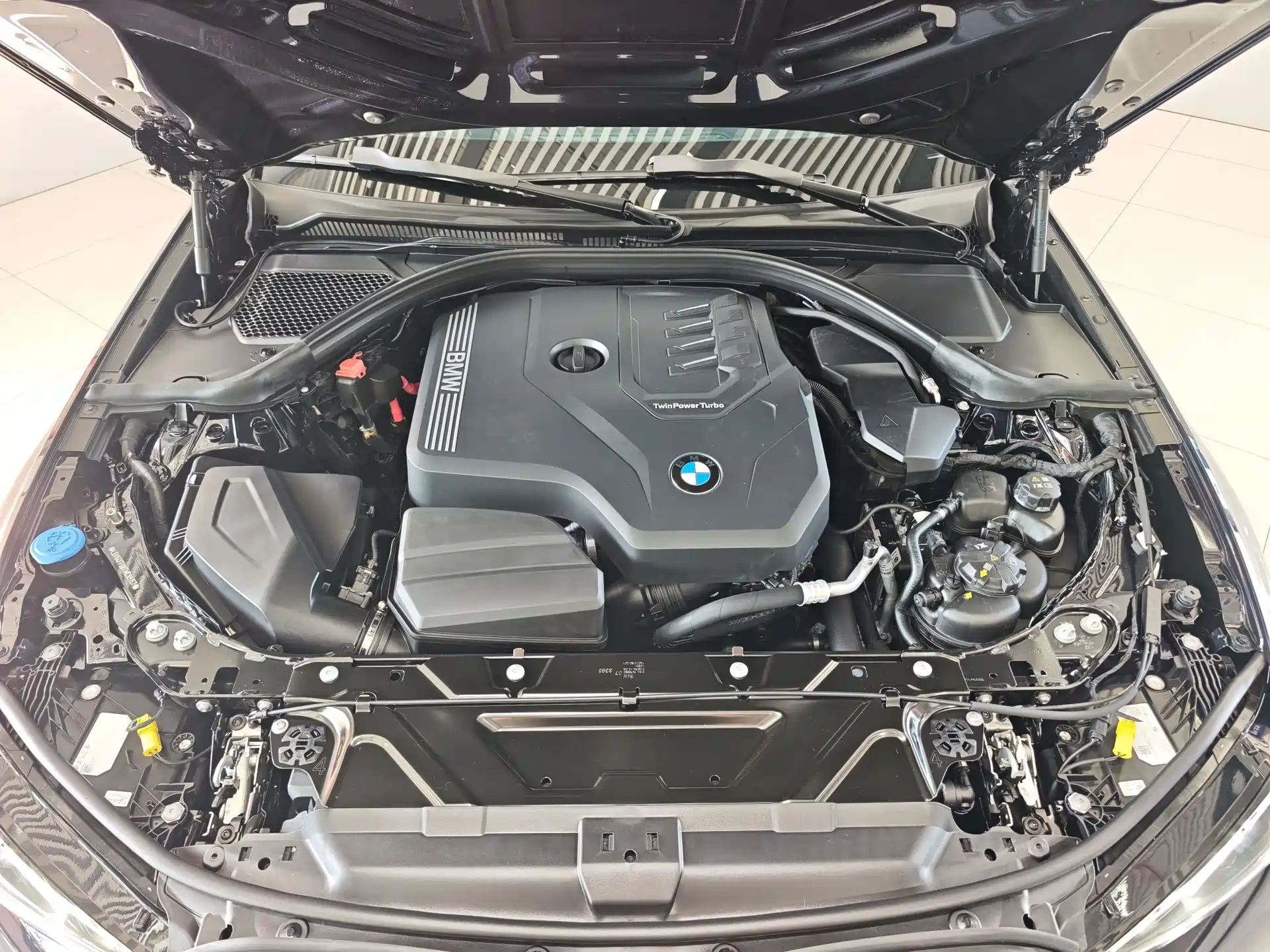 Photo 15 - BMW 3 Series