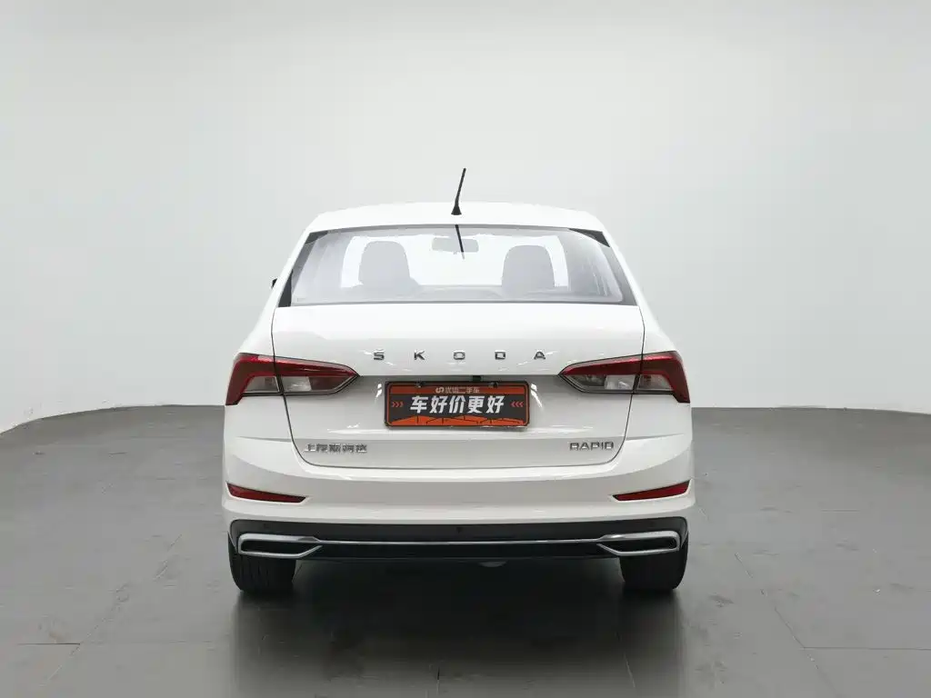 Фото 4 - Škoda Rapid