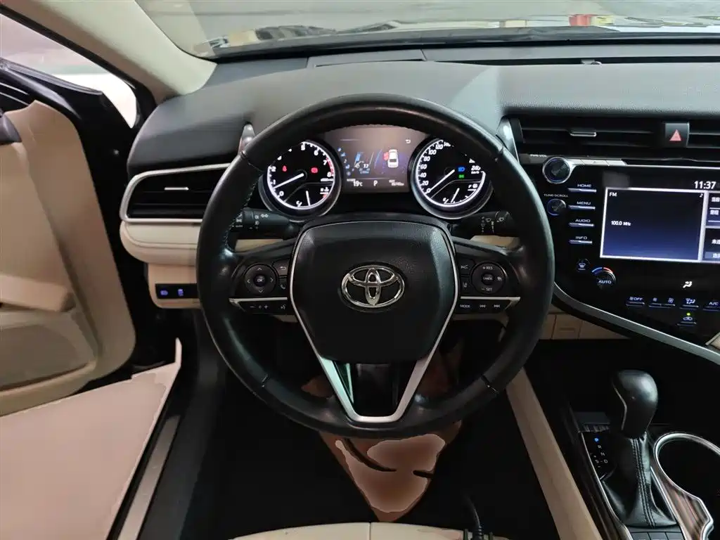 Toyota Camry 2018 2.5G Luxury Edition фото 11