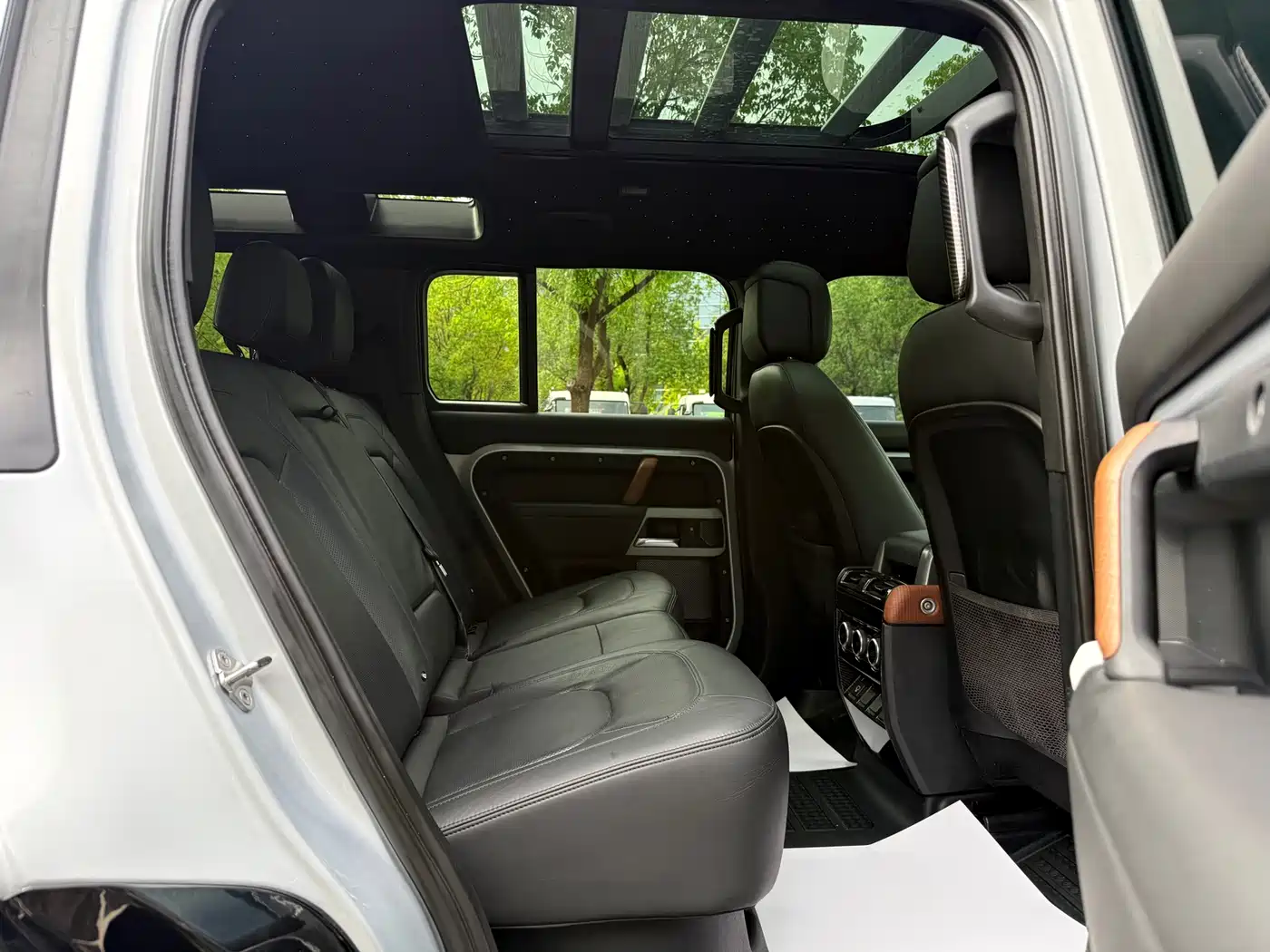 Фото 25 - Land Rover Defender