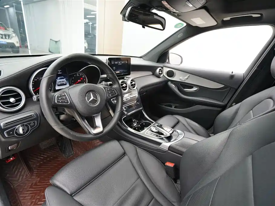 Mercedes-Benz GLC 2017 GLC 200 4MATIC фото 3