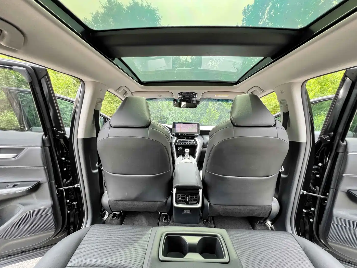 Toyota Venza 2022 2.0L CVT AWD Ultimate Edition фото 12