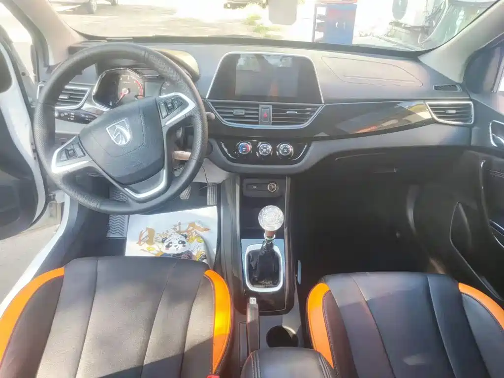 Baojun 310 2016 2016 1.2L Manual Luxury Type