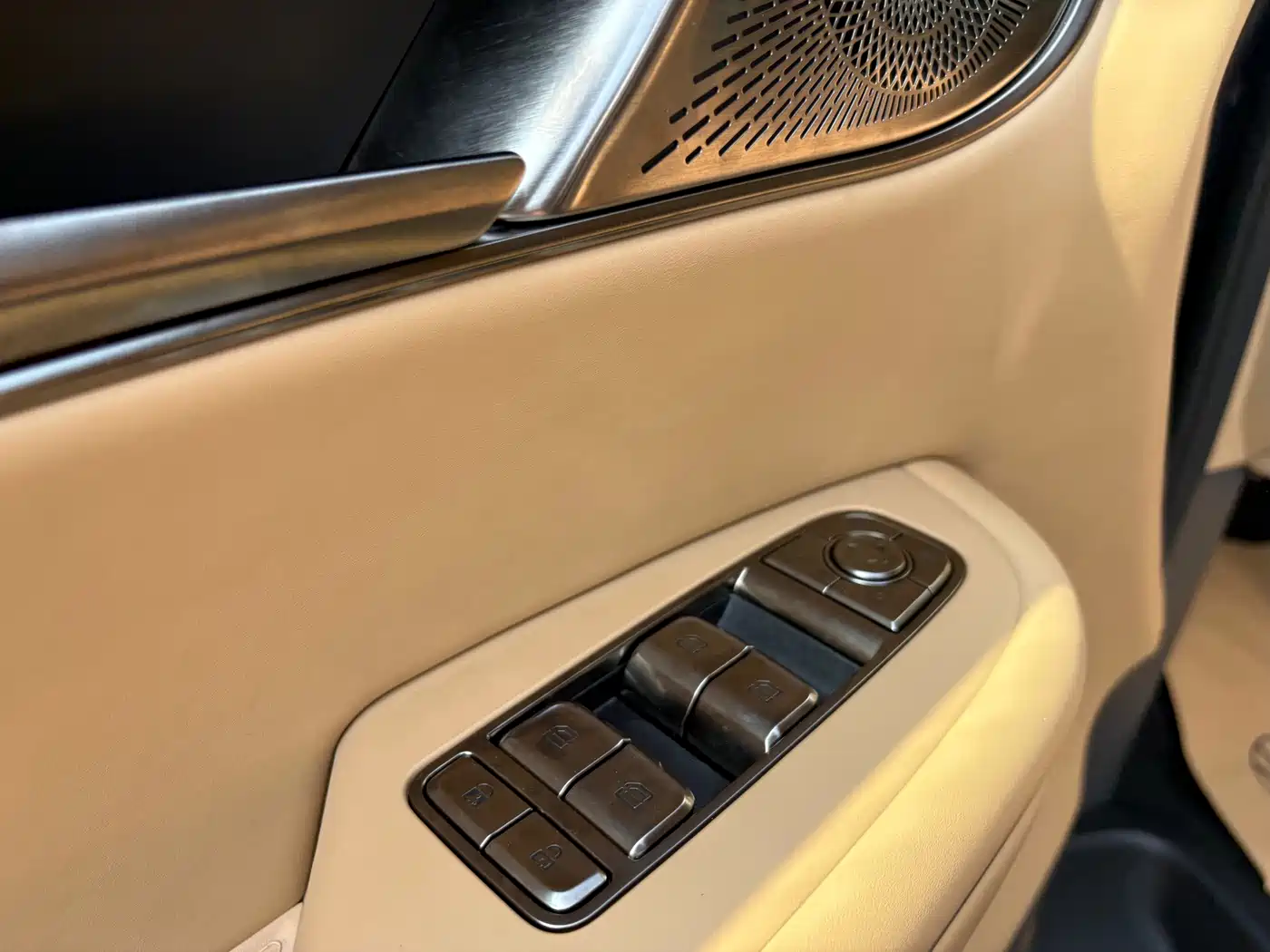 Hongqi HQ9 PHEV 2026