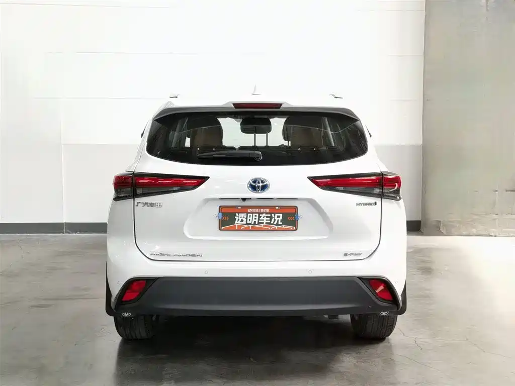 Toyota Highlander 2023 2.5L Smart Hybrid Dual Engine AWD Elite 7-Seater фото 4
