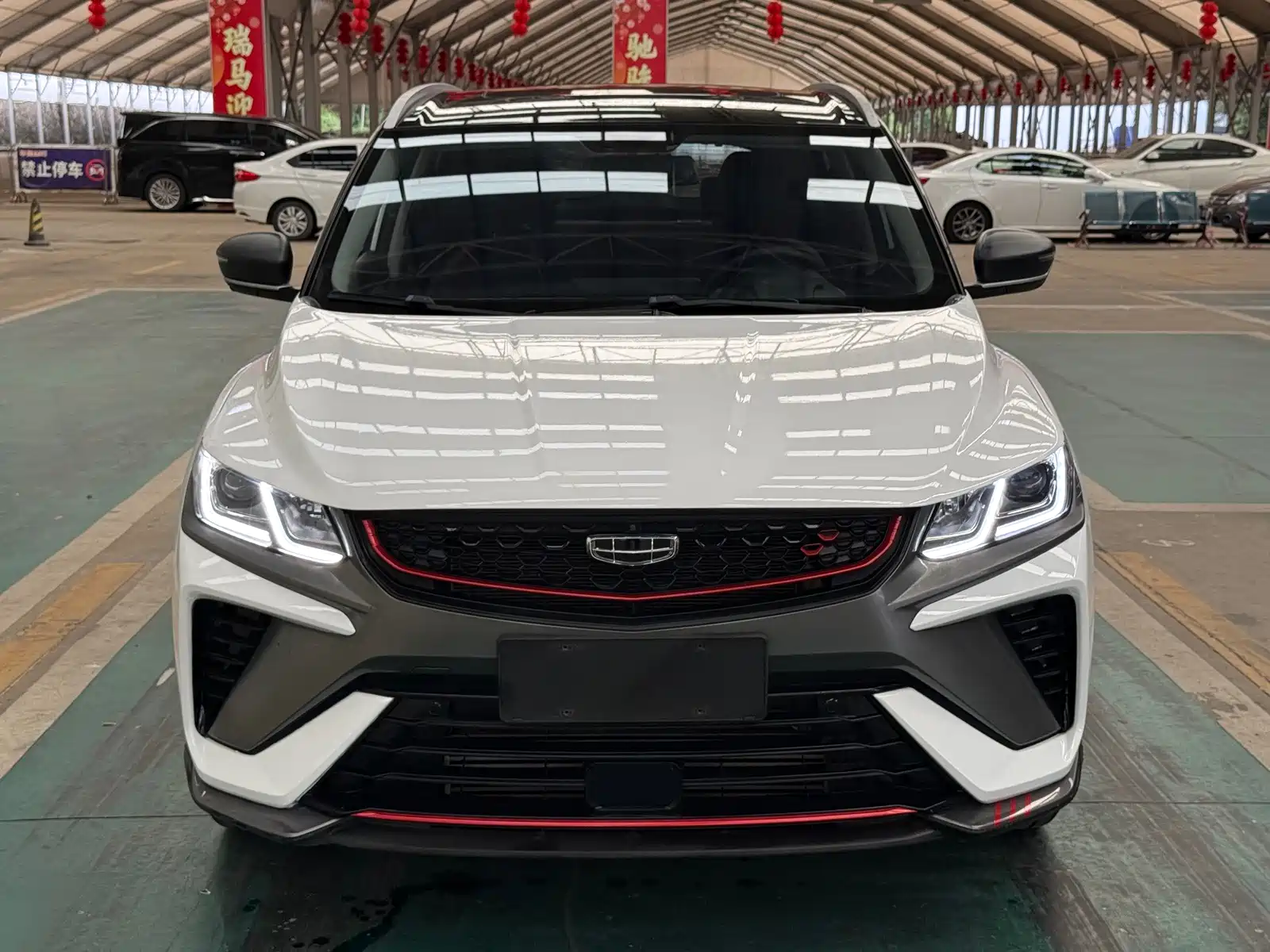 Фото 1 - Geely Coolray