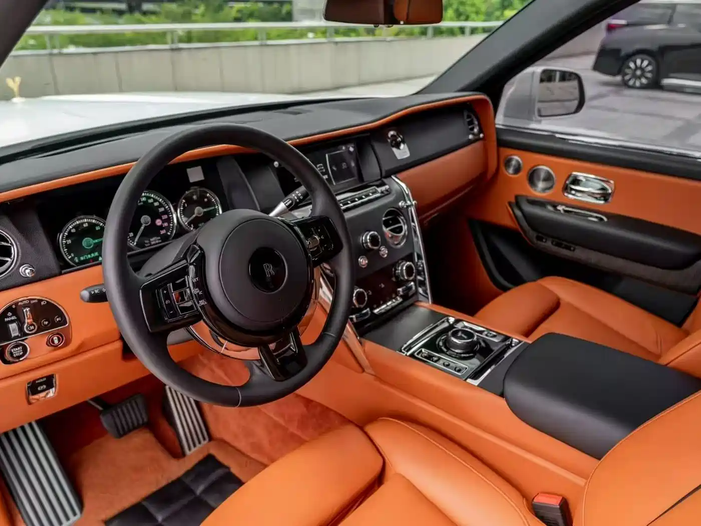 Rolls-Royce Cullinan 2018 4-Seater Version фото 6