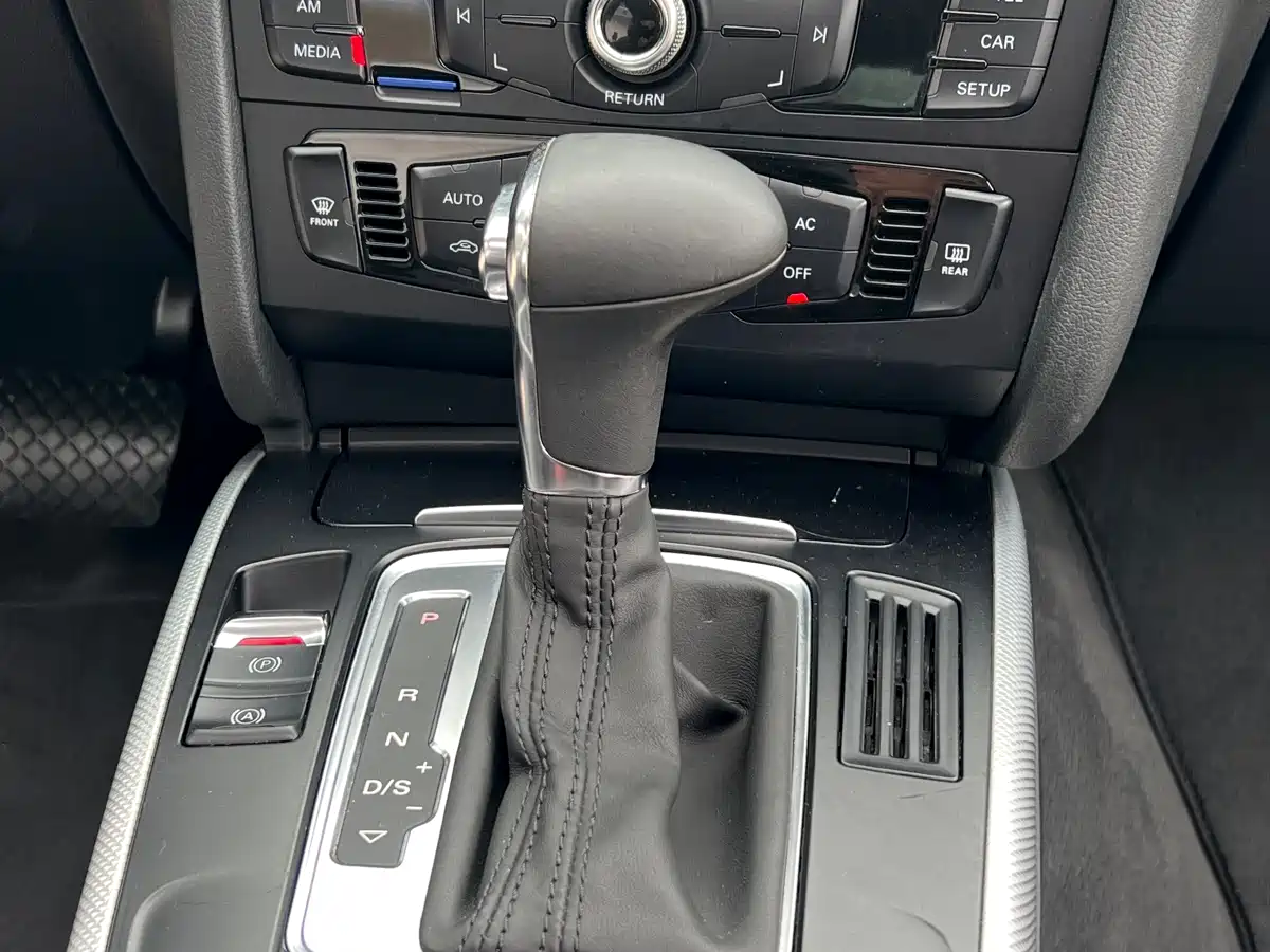 Audi A4L 2013 35 TFSI Automatic Standard фото 10