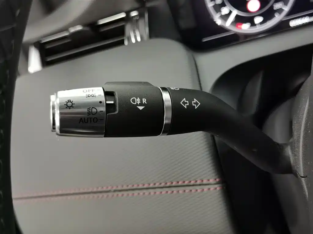 Land Rover Discovery Sport 2021 249PS R-Dynamic SE Performance Technology Edition 5-seater фото 21