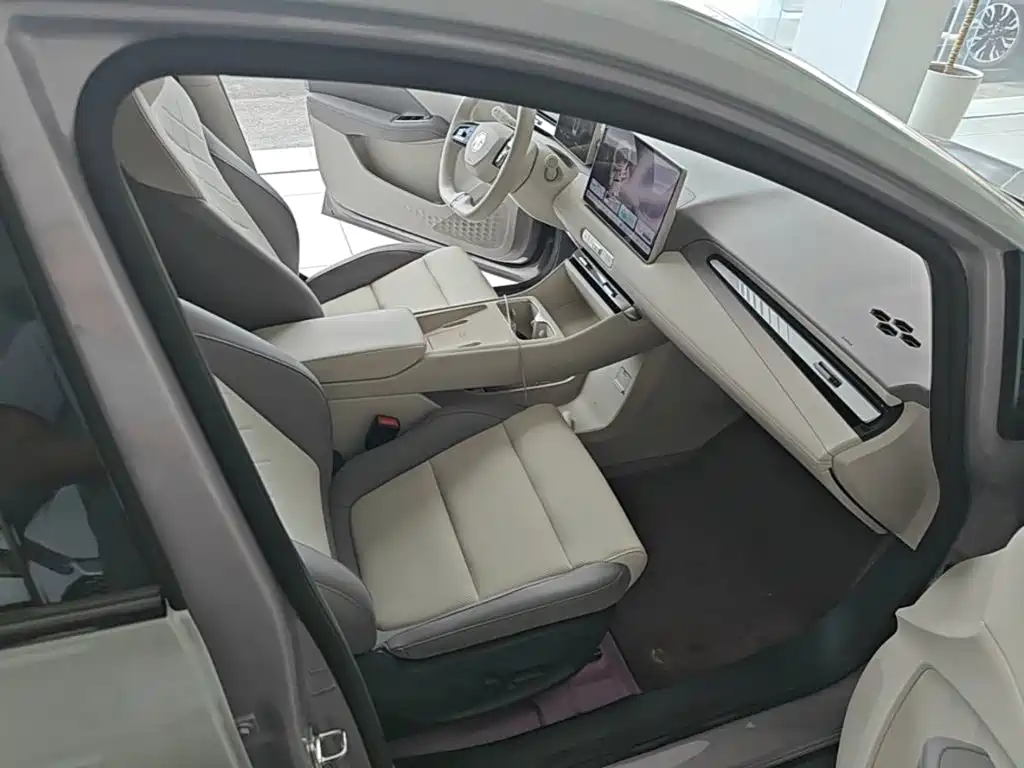 MG MG4 EV 2025 2025 Base Model