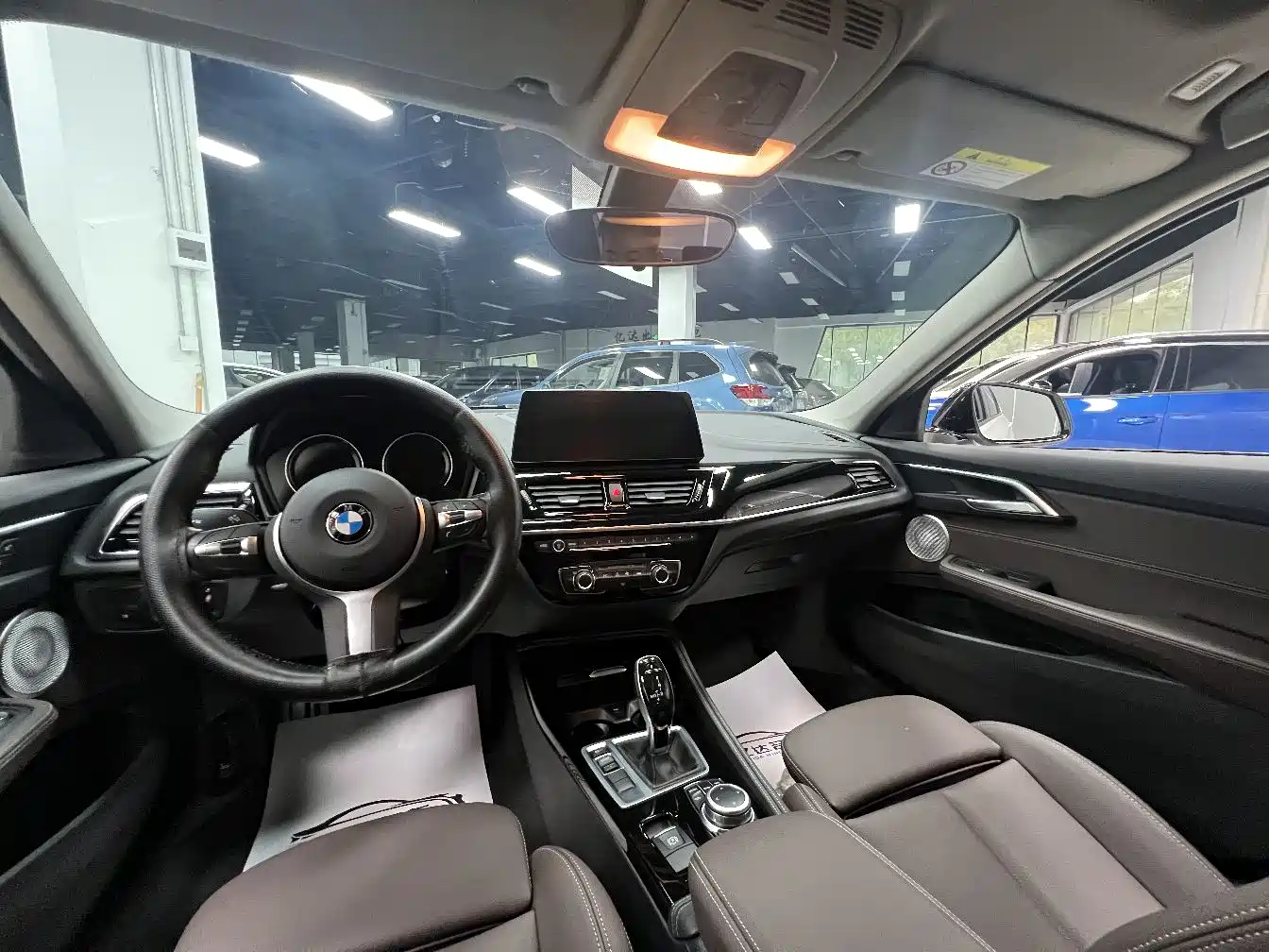 BMW 1 Series 2022 120i M Sport Shadow Edition фото 22